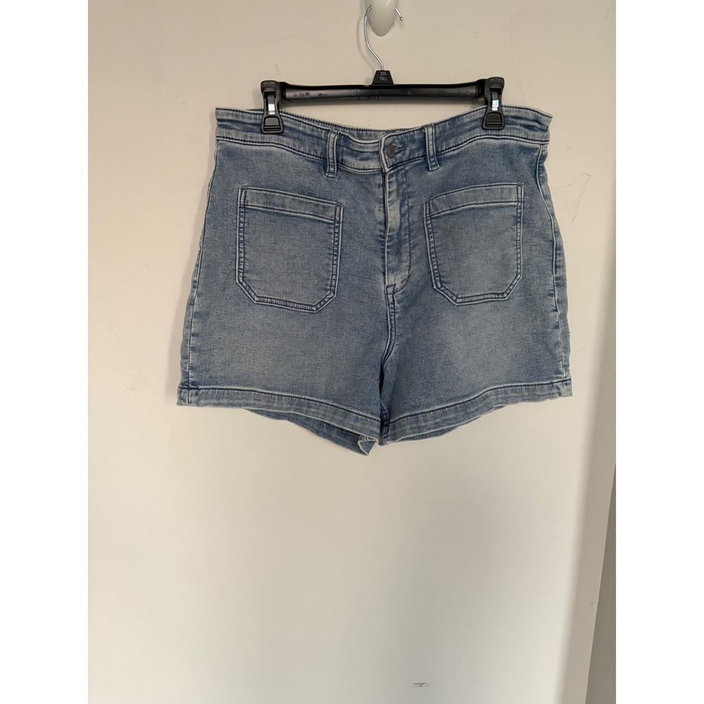Faherty Brand Women Light Wash Blue Denim Patch Pocket Shorts Size 32 High Rise